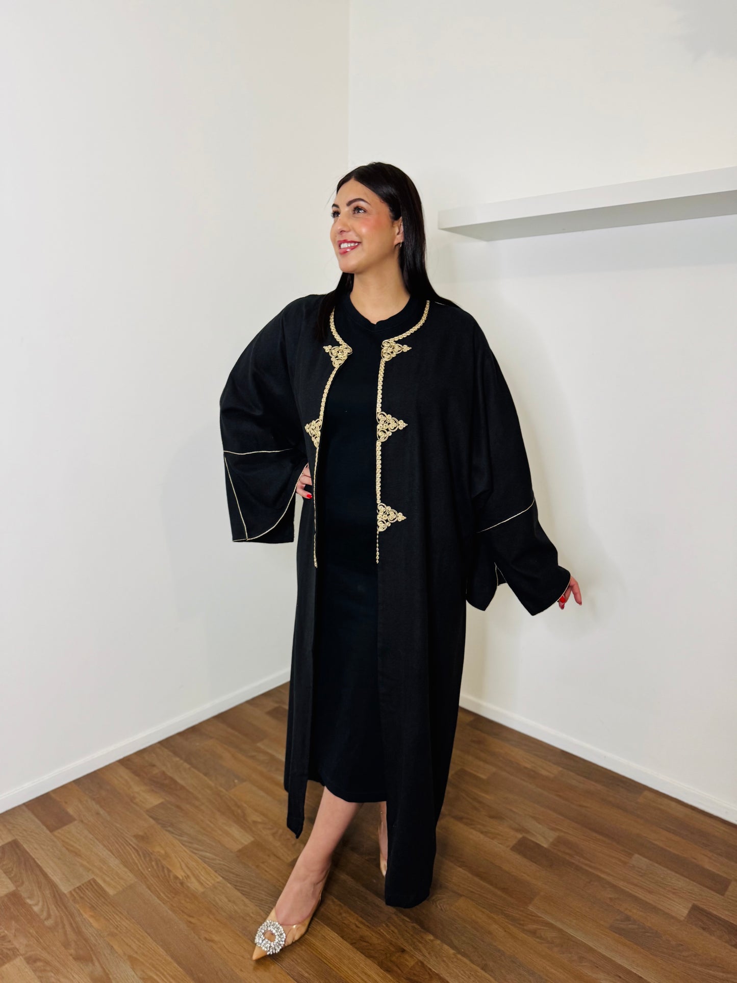 KIMONO AVEC BRODERIE