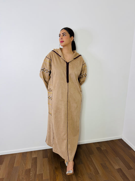 JELLABA DAIM NUDE AVEC BRODERIE